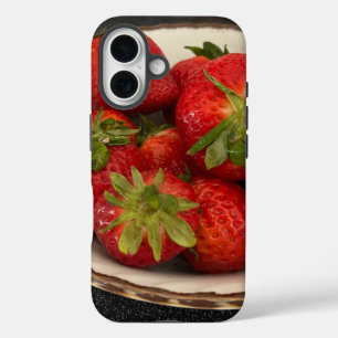 Fresh Red Juicy Strawberries iPhone 16 Hülle