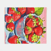 Fresh Strawberry Bowl Fleecedecke (Vorderseite (Horizontal))
