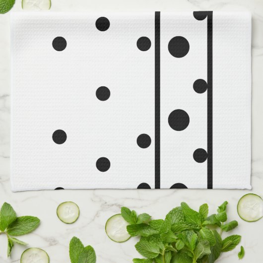 Fresh White Black Polka Dots Geschirrtuch (Gefaltet)