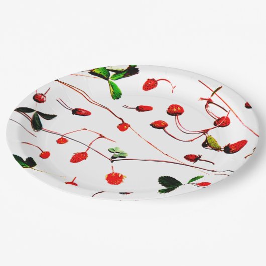 Fresh Wild Strawberries Pappteller (Schrägansicht)