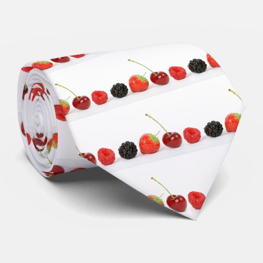 Fresh Yummy Berries Krawatte (Gerollt)