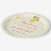 Freshly Graduated Lemon Pink Bow Graduation Pappteller (Schrägansicht)