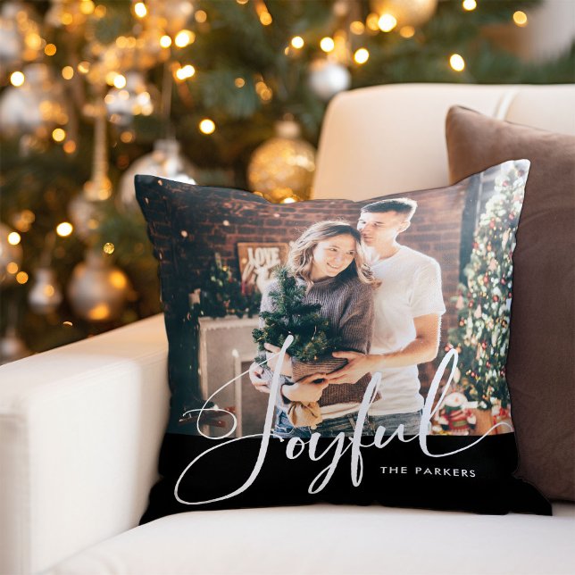 Freude | Elegantes Script und Foto Weihnachten Sch Kissen (An elegant holiday family photo pillow with modern script calligraphy)