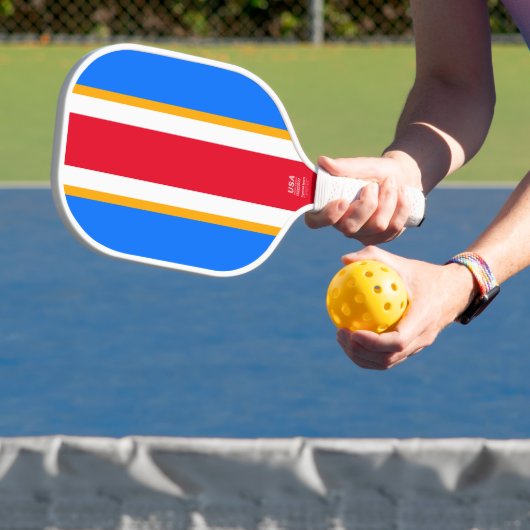 Freude Hellrotes, weißes gelbes Streifen auf hellb Pickleball Schläger (InSitu)