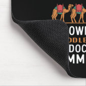 Freue dich über die Geburt eines braunhäutigen Wei Mousepad (Ecke)