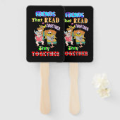 Freunde, die zusammen lesen Bleibe Fächer (Vorne und Hinten)