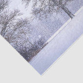 Freunde - Eine Scheune und ein Baum im Schnee Seidenpapier (Ausschnitt)