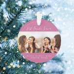 Freunde für das Leben Foto dunkelrosa Namen Keepak Ornament<br><div class="desc">Ein Geschenk für Ihre besten Freunde zu Geburtstagen,  Weihnachten oder einem besonderen Ereignis. Text: Friends for Life,  geschrieben mit einem trendigen handgeschriebenen Stil-Skript. Personalisieren und verwenden Sie Ihr eigenes Foto und Ihre eigenen Namen. Ein trendiger,  dunkelrosa Hintergrund.</div>