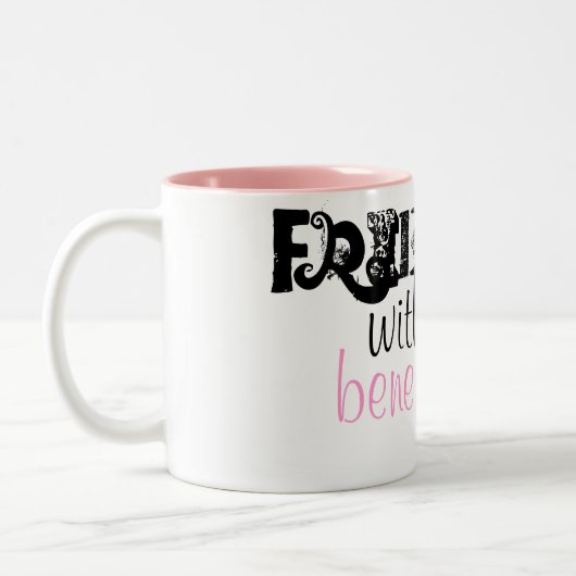 Freunde mit der Nutzen-Tasse Zweifarbige Tasse (Links)