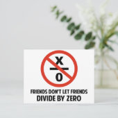 Freunde teilen sich nicht durch Null Postkarte (Stehend Vorderseite)