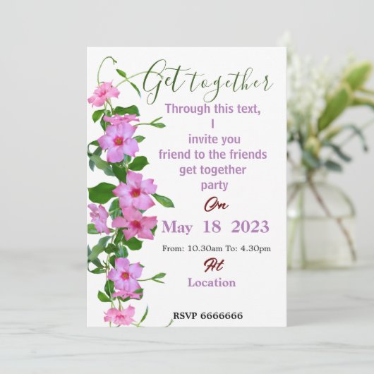 Freunde treffen sich zur Einladung (Stehend Vorderseite)