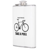 Freunde zum Fahrradfahren machen Flachmann (Links)