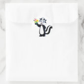 Freundliche Skunk mit Blume Runder Aufkleber (Tasche)