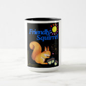 Freundliches Eichhörnchen: Kaffeetasse (Zentrum)