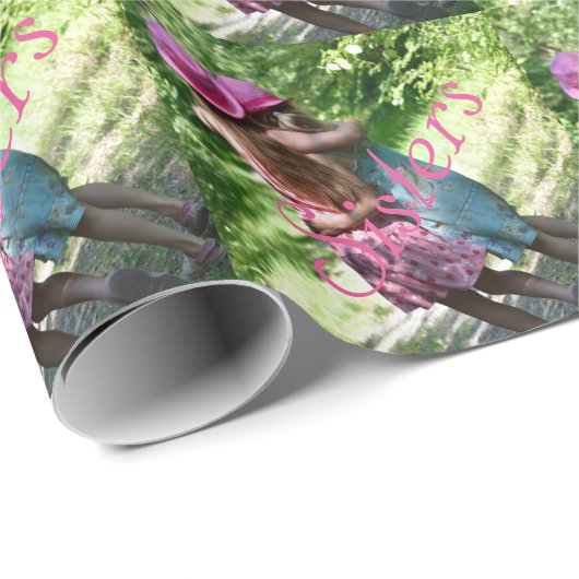 Freundschaft der Schwestern im rustikalen Frühling Geschenkpapier (Rolleneckpunkt)