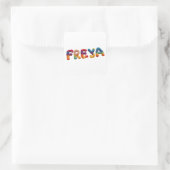 Freya Name in Vibrant Crochet Pattern Quadratischer Aufkleber (Tasche)