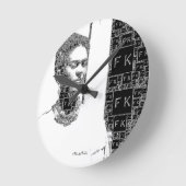Frida Kahlo Black and White Portrait Runde Wanduhr (Winkel)