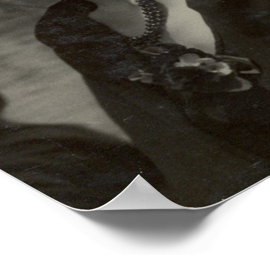 Frida Kahlo in Black Poster (Ecke)