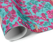 Frida Kahlo in Pink Bougainvillea Geschenkpapier (Rolleneckpunkt)