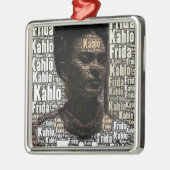 Frida Kahlo Lettering Portrait Silbernes Ornament (Links)