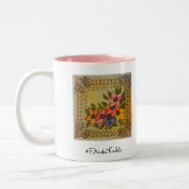 Frida Kahlo Painted Flores Zweifarbige Tasse (Links)