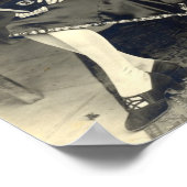 Frida Kahlo Seated Poster (Ecke)