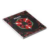 "Friede: mit Schild Emblem" Kunstdruckerei Notizblock (angewinkelt)