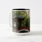 Frieden aus, Buddha-Zitat Zweifarbige Tasse (Vorderseite Links)