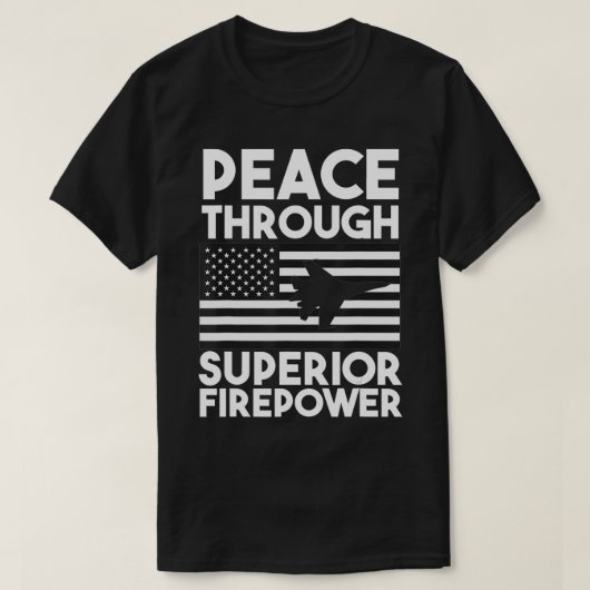 Frieden durch ein Vintages Feuerkraftflugzeug T-Shirt (Design vorne)