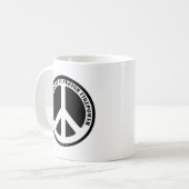 Frieden durch überlegene Feuerkraft Kaffeetasse (Vorderseite Links)