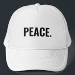 Frieden Schwarz-Weiß-Text minimalistisch Anti-Krie Truckerkappe<br><div class="desc">Frieden schwarz und weiß Text minimalistisch Anti-Krieg Trucker Hat. Benutzerdefinierter schwarzer Text auf weißem Hintergrund.</div>