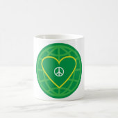 Frieden u. Liebe um die Welt Kaffeetasse (Mittel)