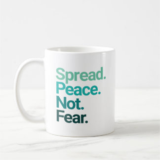 Frieden verbreiten statt grüne Typografie fürchten Kaffeetasse