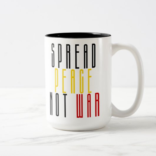 Frieden verbreiten statt Krieg Zweifarbige Tasse (Rechts)
