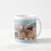 Frieden zu Ihnen Winter-Mops-Tasse durch Möpse und Kaffeetasse (VorderseiteRechts)