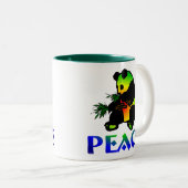 Friedenspanda-Bär Zweifarbige Tasse (VorderseiteRechts)