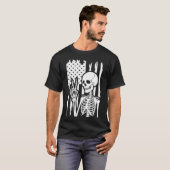 Friedensschild-Skelett mit beängstigender amerikan T-Shirt (Vorne ganz)