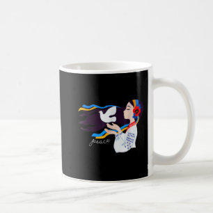 Friedenstaubenmädchen Unterstützung der Ukraine mi Kaffeetasse