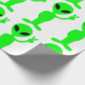 Friedenszeichen Alien niedlich Geschenkpapier (Ecke)