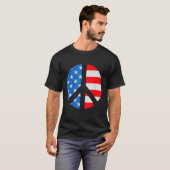 Friedenszeichen am 4. Juli Amerikanische Flagge T-Shirt (Vorne ganz)