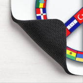 Friedenszeichen gemacht von den Flaggen-T - Mousepad (Ecke)