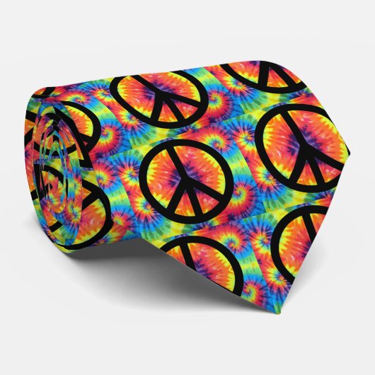 Friedenszeichen mit gefärbter Krawatte (Gerollt)