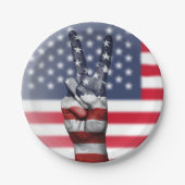 Friedenszeichen mit US-Flagge Pappteller (Vorderseite)