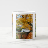 Friedhof im Herbst Jumbo-Tasse (Vorderseite)