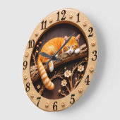 Friedlich schlafende orange getigerte Katze Große Wanduhr (Winkel)