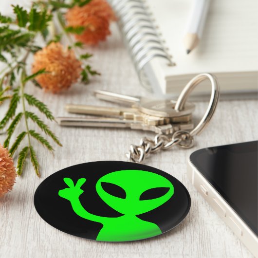 Friedliche Alien Schlüsselanhänger (Seite)