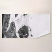 FRIEDLICHE BERGLANDSCHAFT BADEHANDTUCH (Badehandtuch)