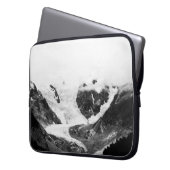 FRIEDLICHE BERGLANDSCHAFT LAPTOPSCHUTZHÜLLE (Vorderseite Links)