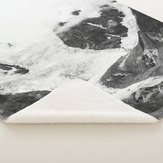 FRIEDLICHE BERGLANDSCHAFT SHERPADECKE (3/4)