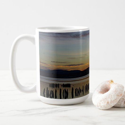 Friedliche Flusslandschaft Kaffeetasse (Mit Donut)